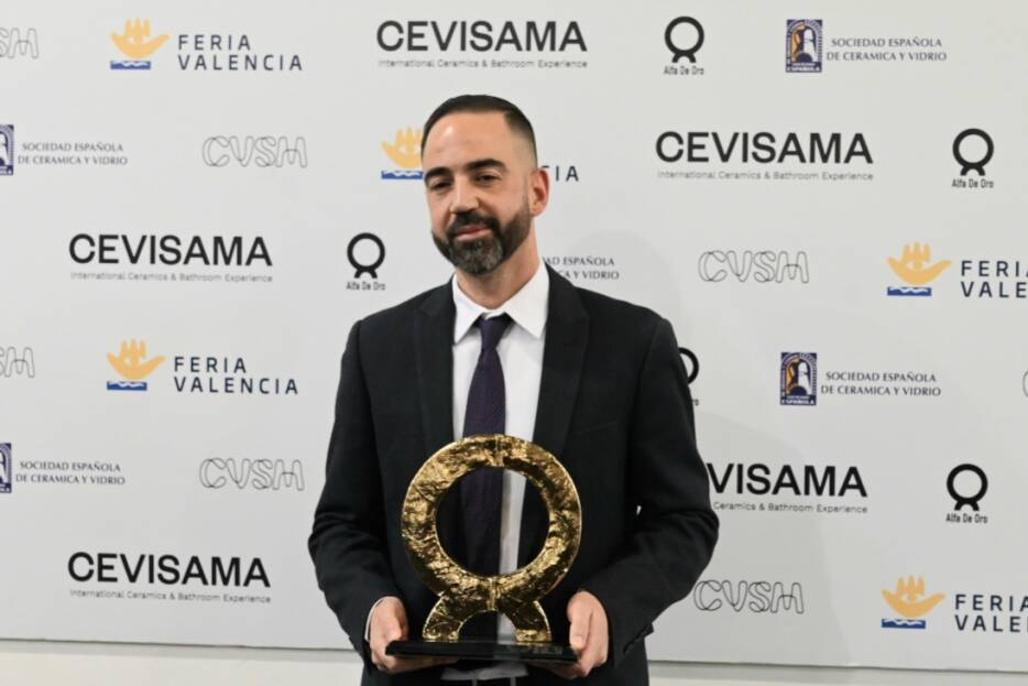 Gresmanc Group se alza con el Alfa de Oro por sus soluciones arquitectónicas en cerámica para fachadas Alfa 23 03