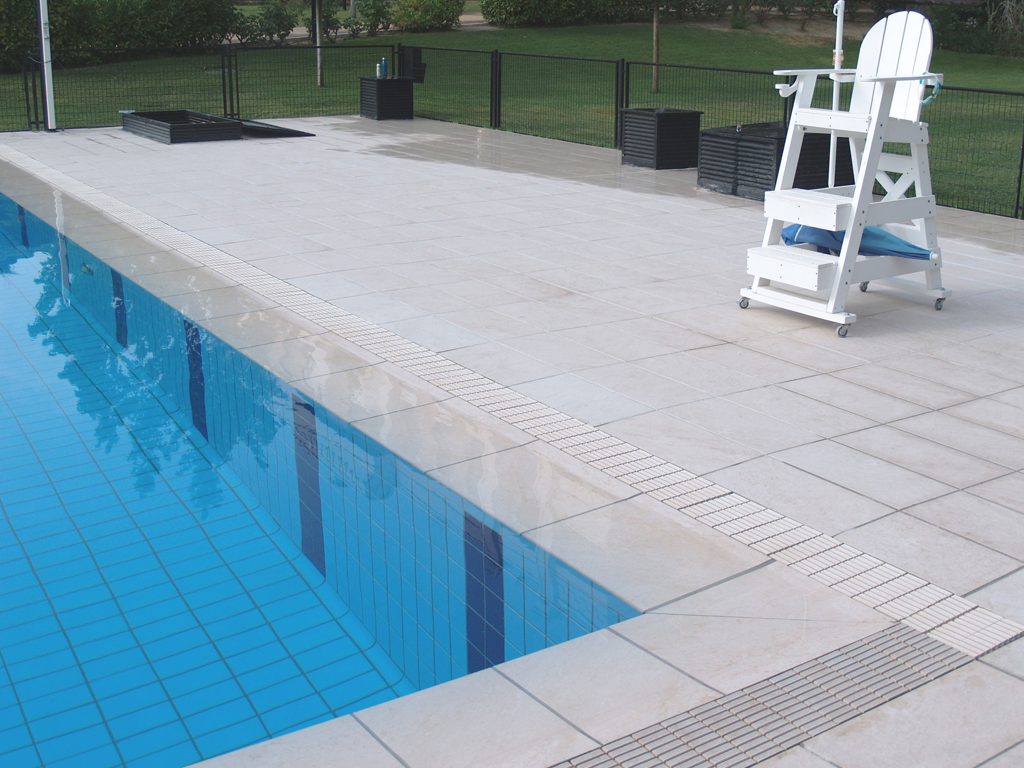 Rehabilitación de piscinas Beige stone rehab borde500 03