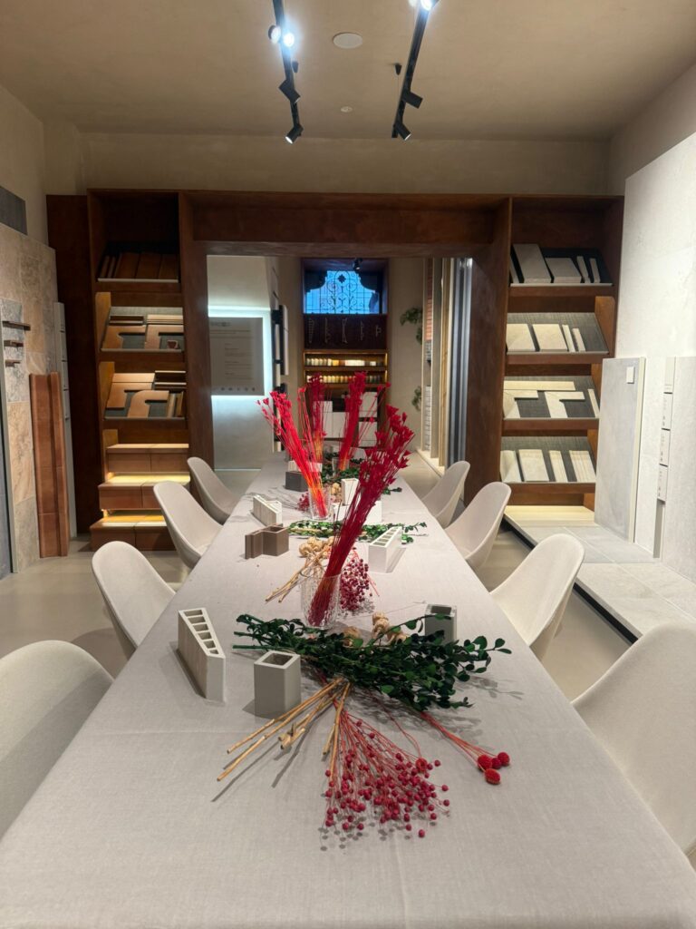 Encuentro con medios sobre diseño matérico y arquitectura sostenible Encuentro 26 nov 01