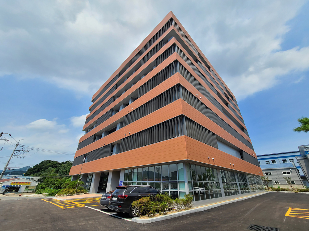 Oficinas. Corea del Sur. Gim hae medical devices center 3 favemanc