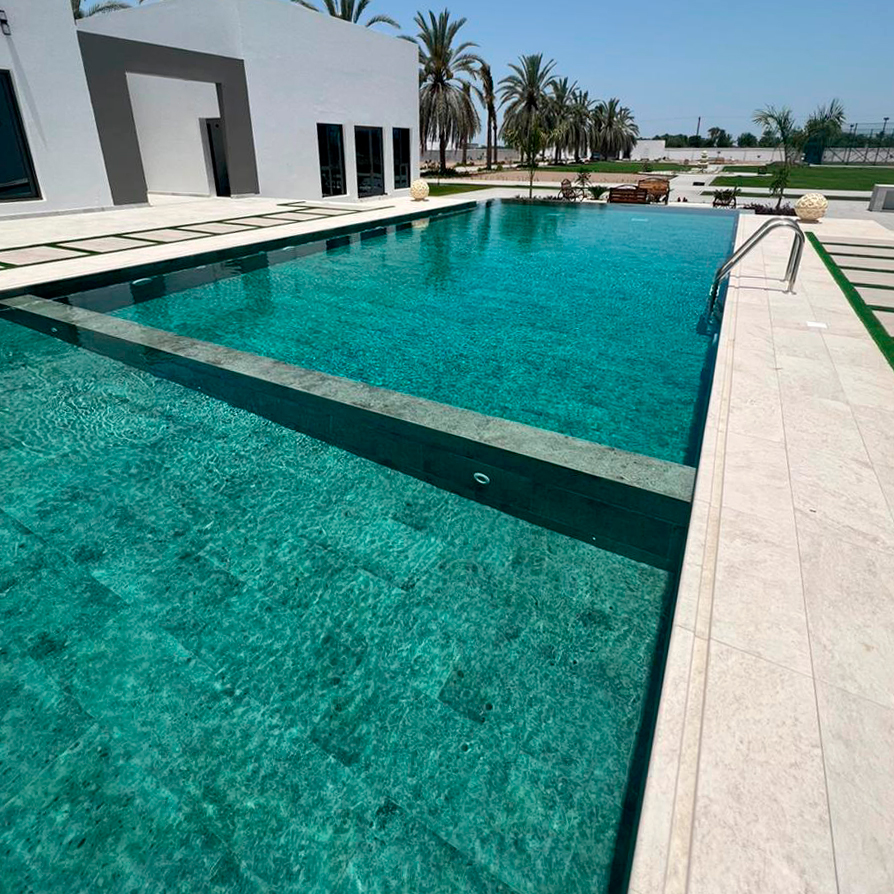 Piscina Paradise Bali y White Stone. Nizwa, Omán PISCINA OMAN BORDE TECNICO