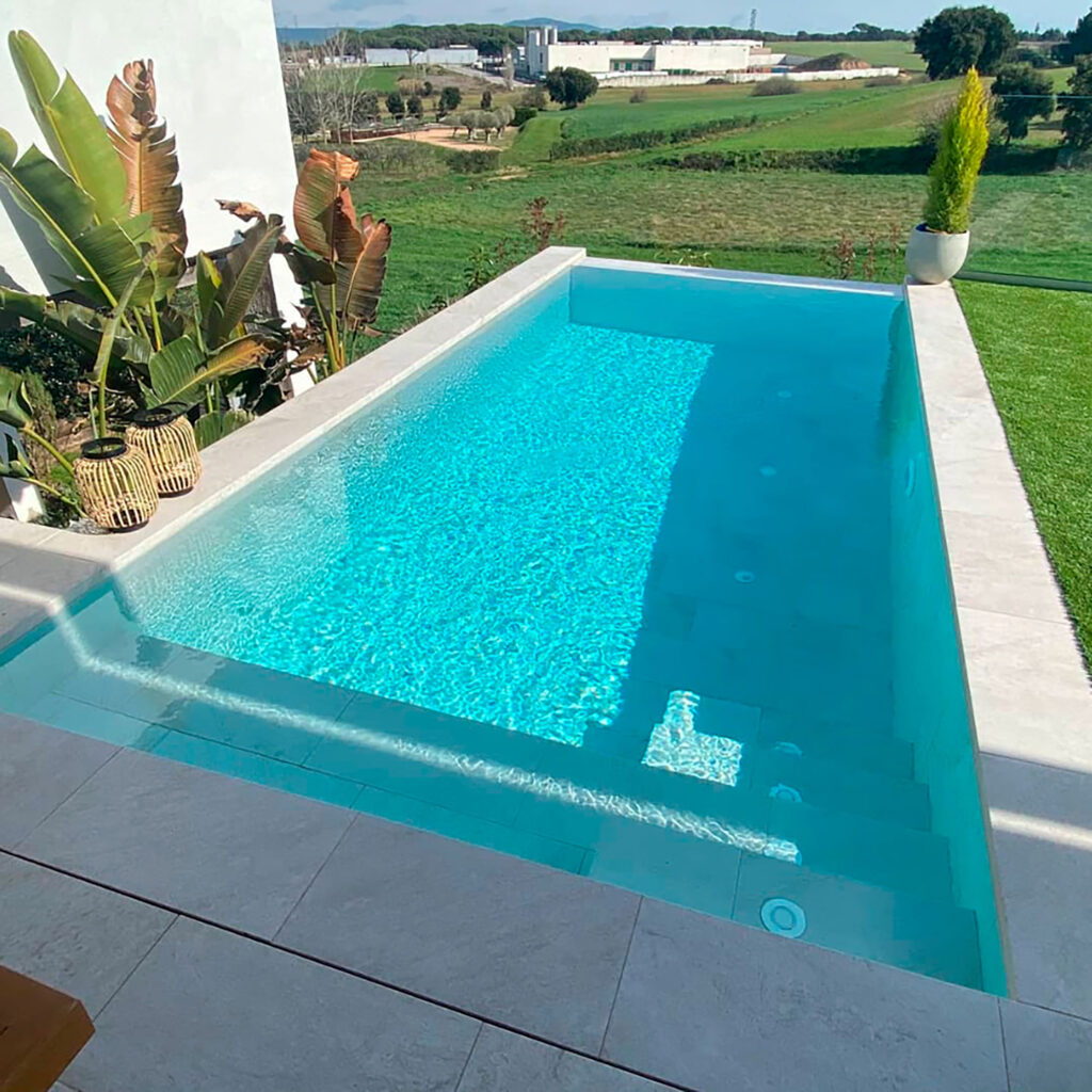 Piscina white stone infinity