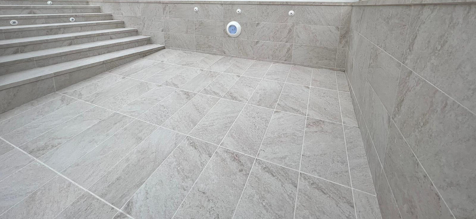 Rehabilitación de piscinas White stone borde500 3 e1706284499532