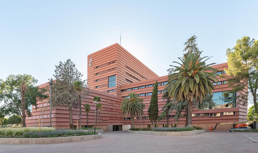 Paisaje Cerámico: cuando la cerámica devuelve la memoria a la arquitectura Web 2048 4