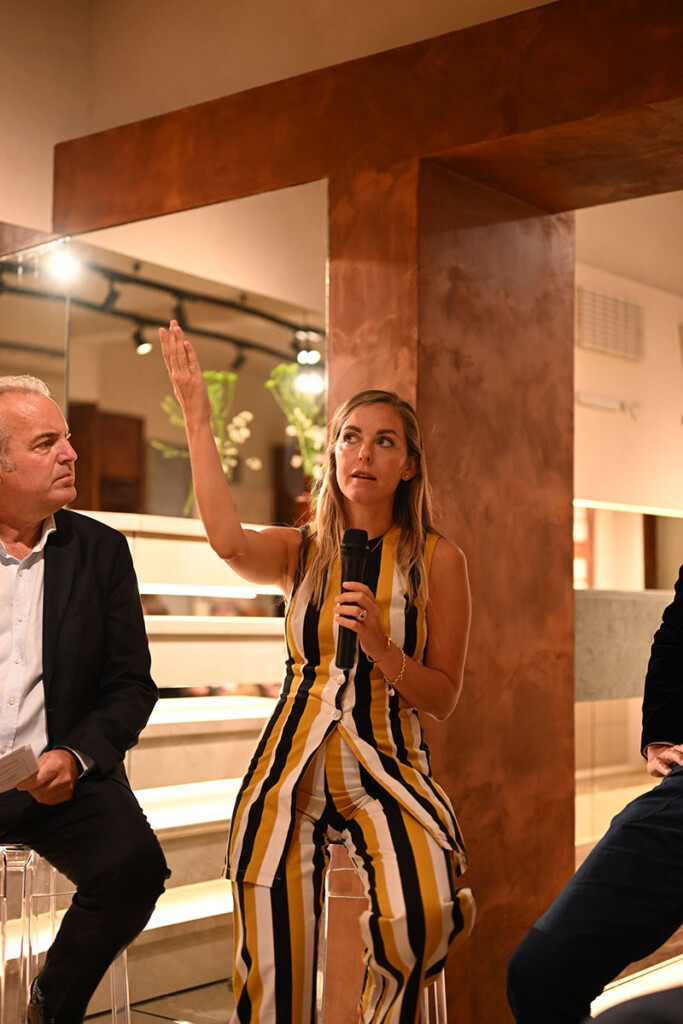 Coloquio sobre "Color, materia y psique" en el showroom de Gresmanc Group baja coloquio showroomgresmanc OCT 7597