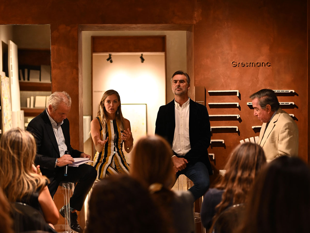 Coloquio sobre "Color, materia y psique" en el showroom de Gresmanc Group coloquio gresmanc group showroom OCT 7737