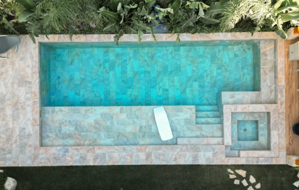 Piscina Bermeo. Barcelona Gresmanc bermeo area verda